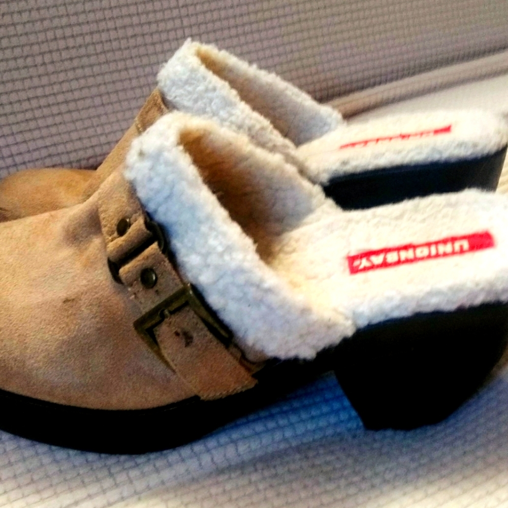 Union Bay women's suede/ faux fur fashion boots-clogs/mules size 8